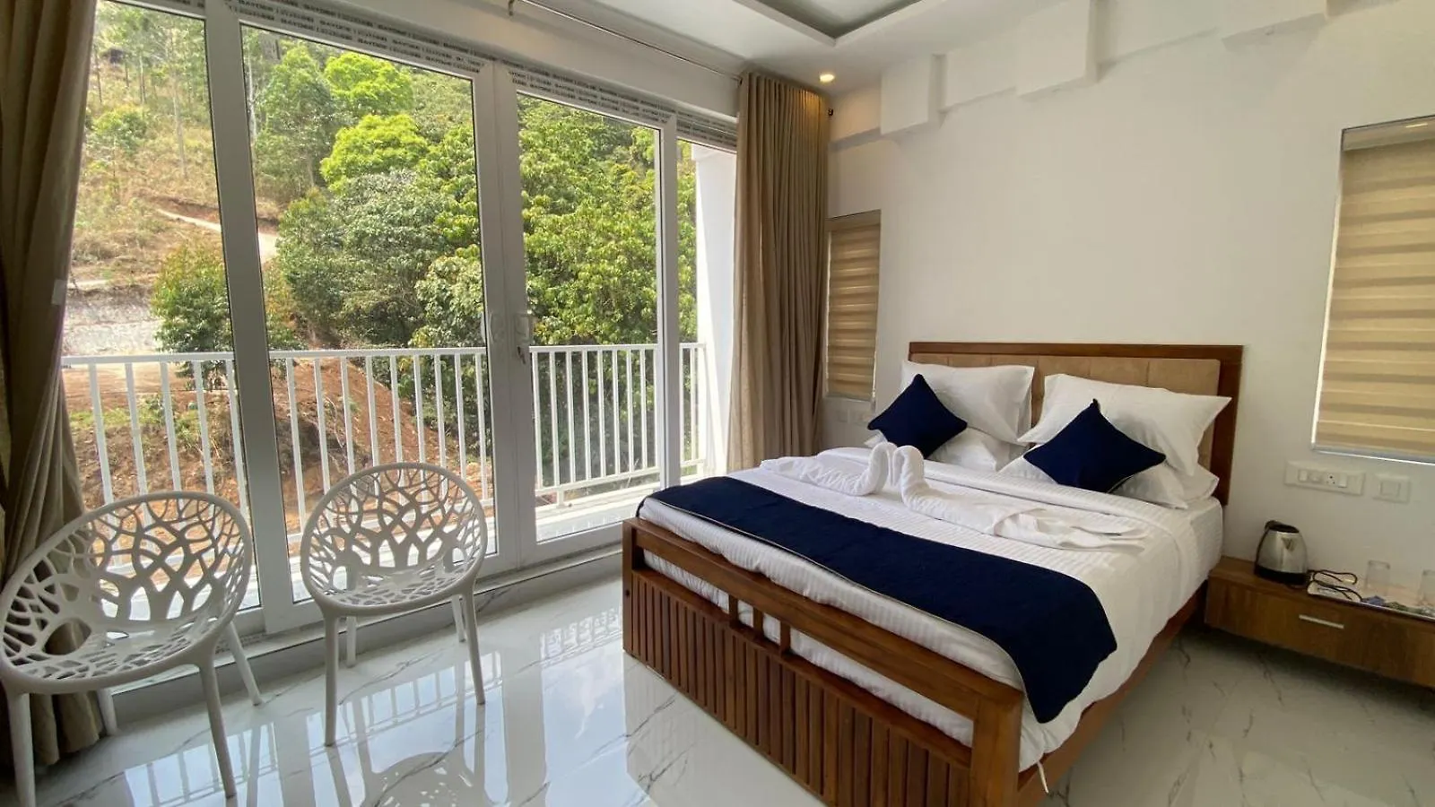 Hotel Misty Cabin Valley View Devikolam