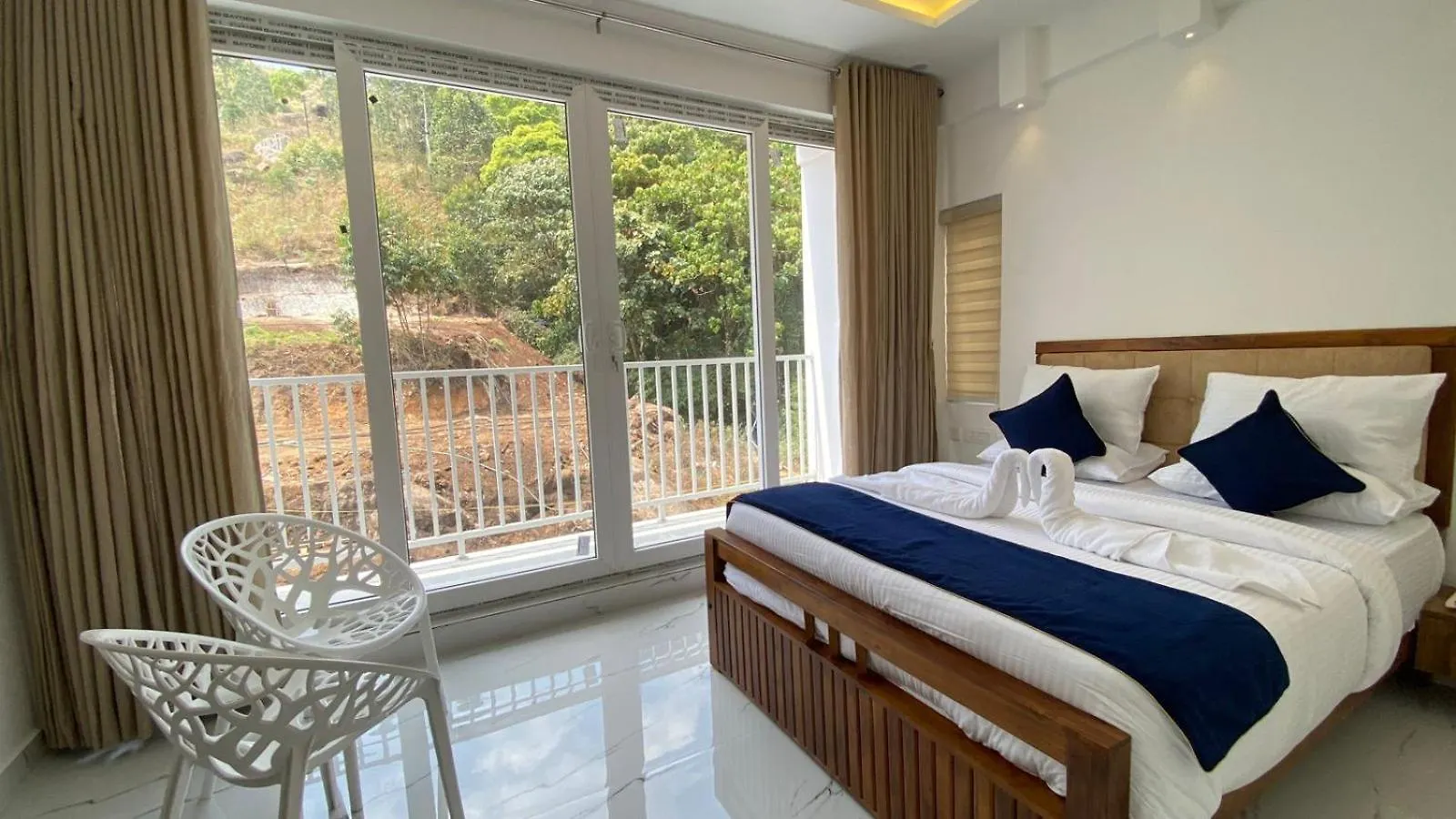 Hotel Misty Cabin Valley View Devikolam India