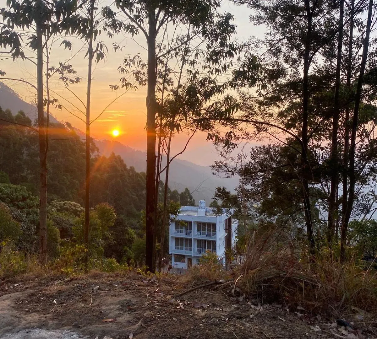 Hotel Misty Cabin Valley View Devikolam