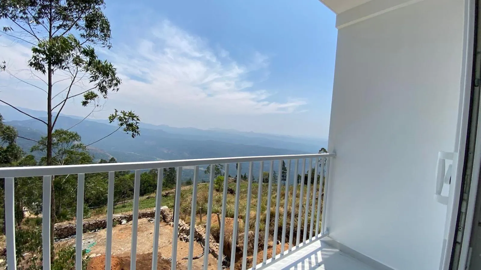 Hotel Misty Cabin Valley View Devikolam India