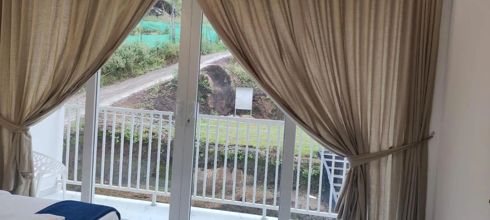 Hotel Misty Cabin Valley View Devikolam India