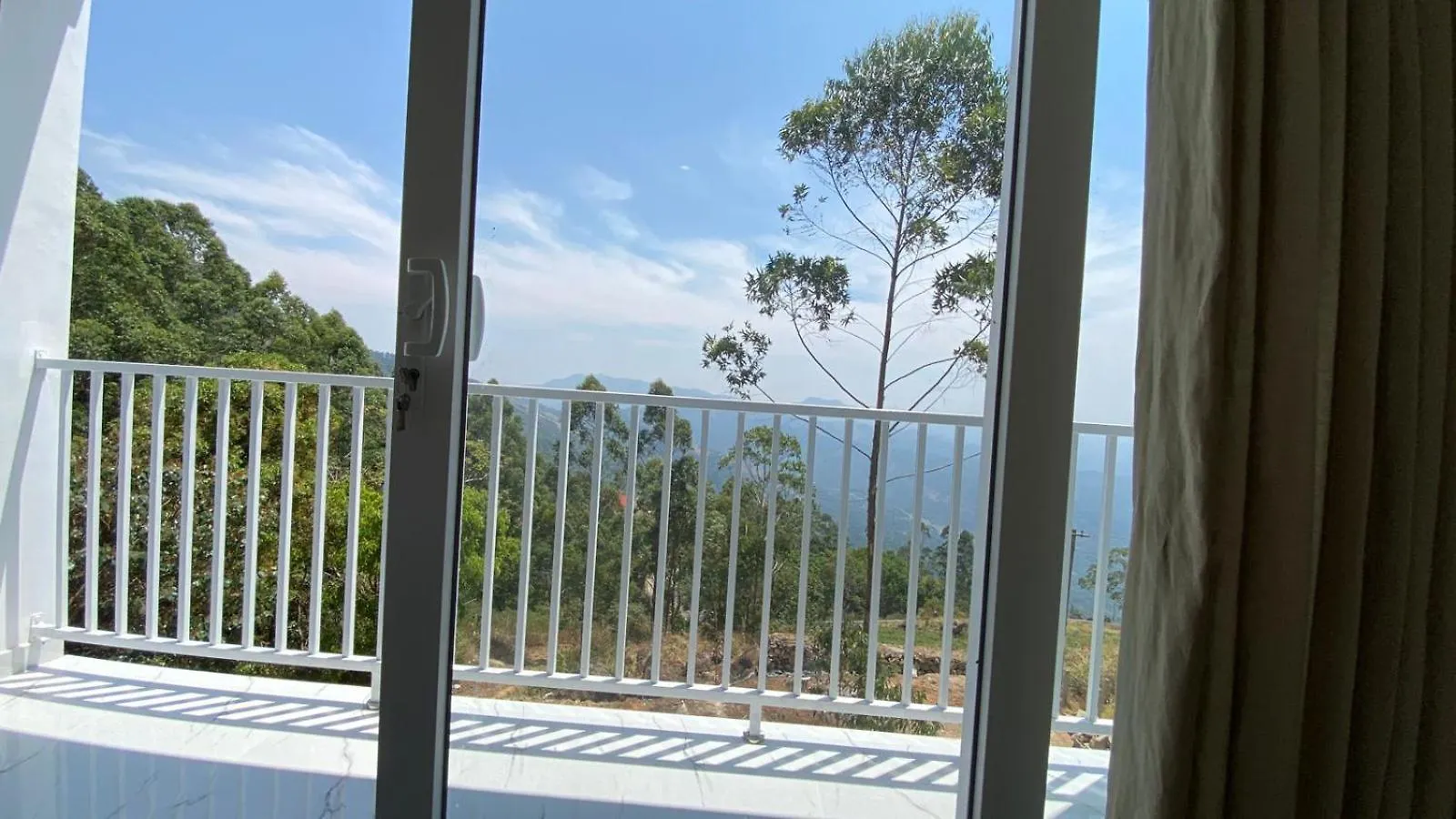 Hotel Misty Cabin Valley View Devikolam