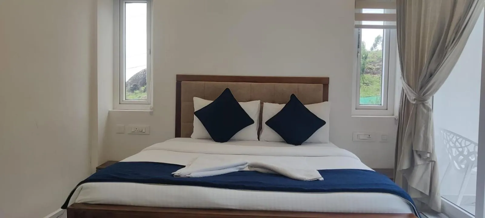 Misty Cabin Valley View Devikolam Hotel