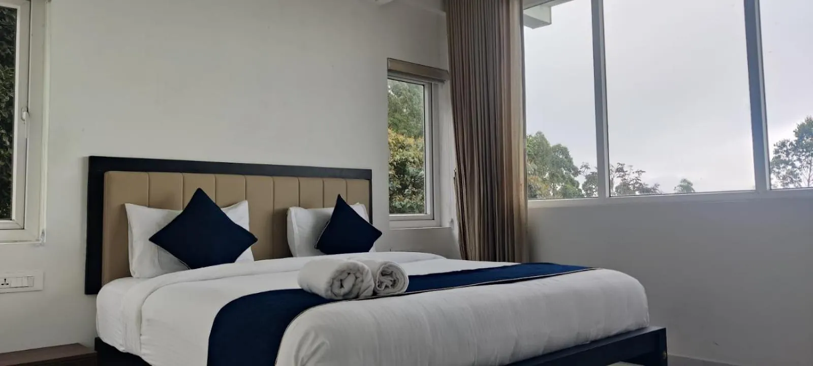 Hotel Misty Cabin Valley View Devikolam