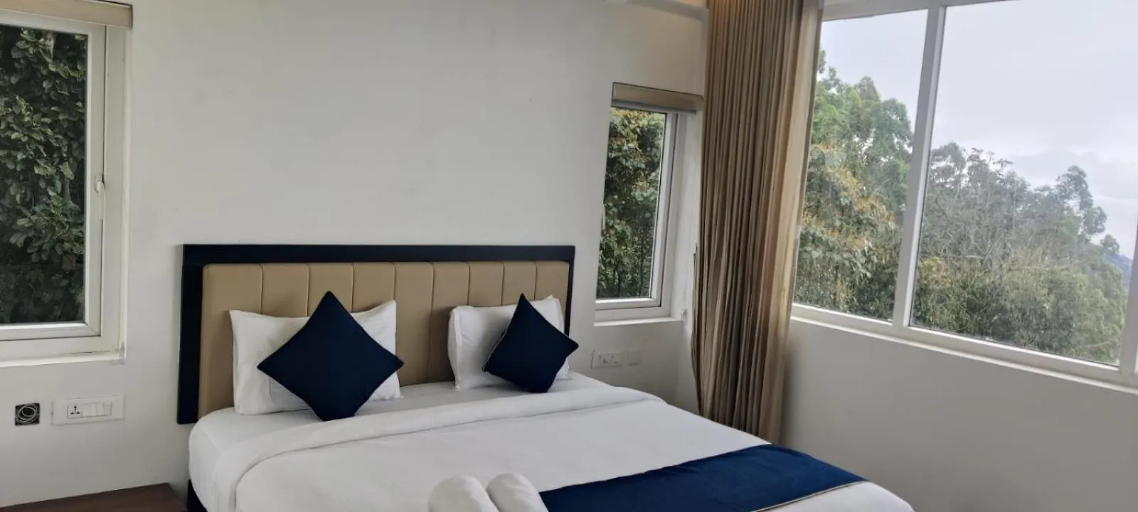 Misty Cabin Valley View Devikolam Hotel