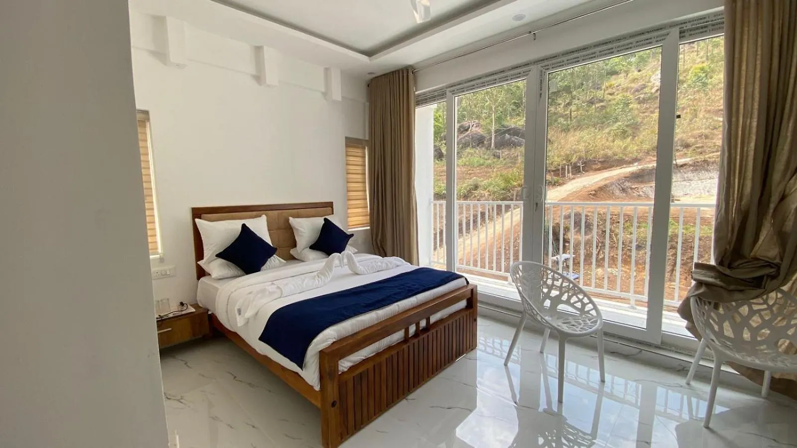 Misty Cabin Valley View Devikolam Hotel