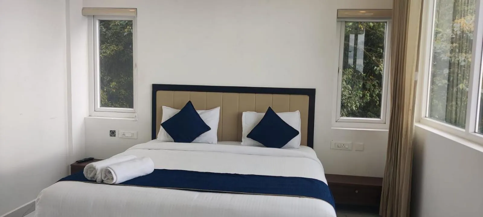 Hotel Misty Cabin Valley View Devikolam India