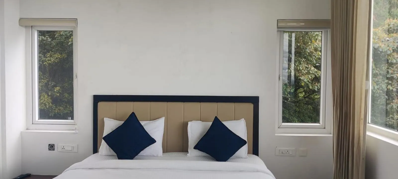Misty Cabin Valley View Devikolam Hotel