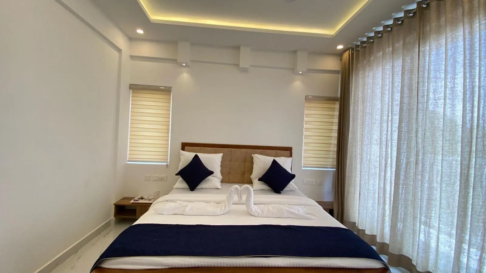 Hotel Misty Cabin Valley View Devikolam